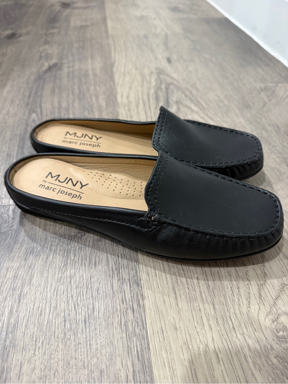 MJNY Marc Joseph Briarwood Black Leather Slip-On Mules